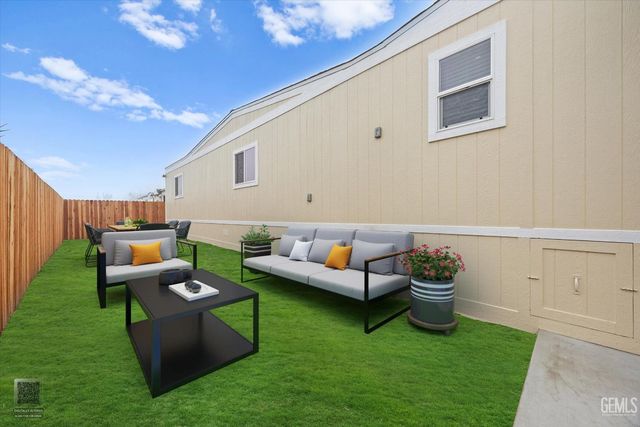 53 Cedarwood Lane, Bakersfield, CA 93308