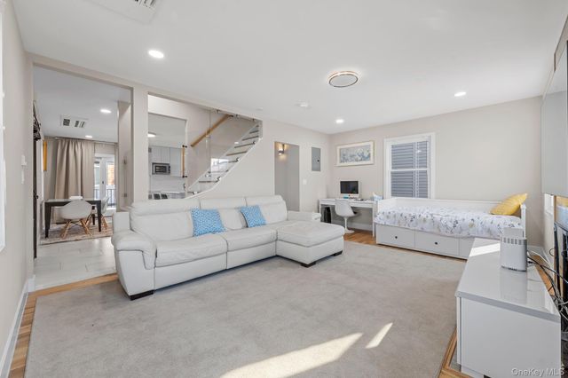 15404 14th Avenue, Whitestone, NY 11357