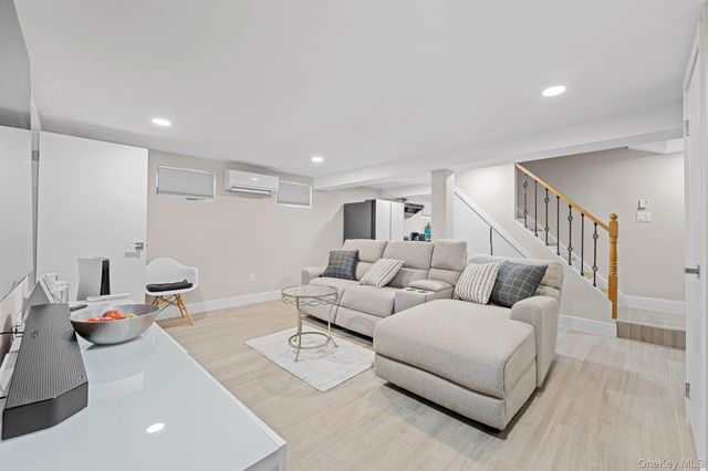15404 14th Avenue, Whitestone, NY 11357