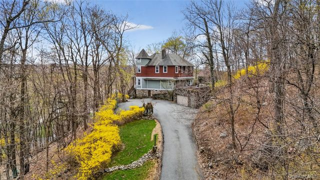 65 Rockledge Drive, Suffern, NY 10901