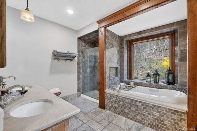 65 Rockledge Drive, Suffern, NY 10901