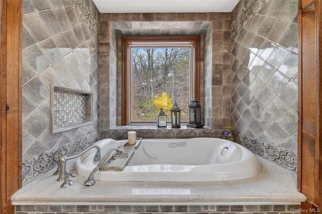 65 Rockledge Drive, Suffern, NY 10901