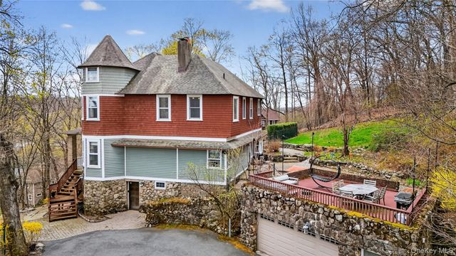 65 Rockledge Drive, Suffern, NY 10901