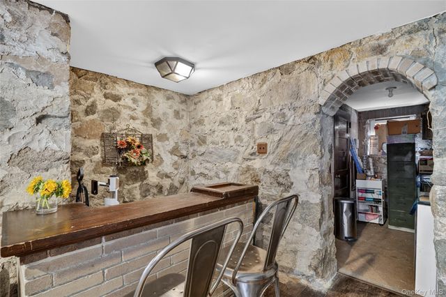 65 Rockledge Drive, Suffern, NY 10901