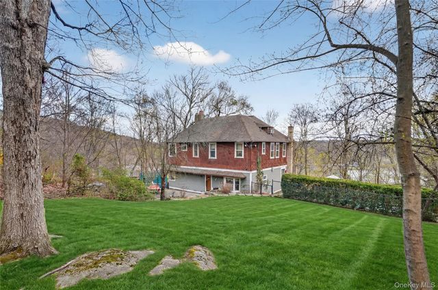 65 Rockledge Drive, Suffern, NY 10901