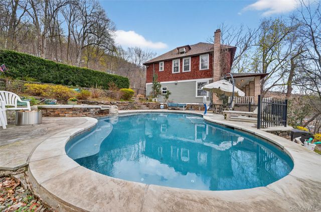 65 Rockledge Drive, Suffern, NY 10901