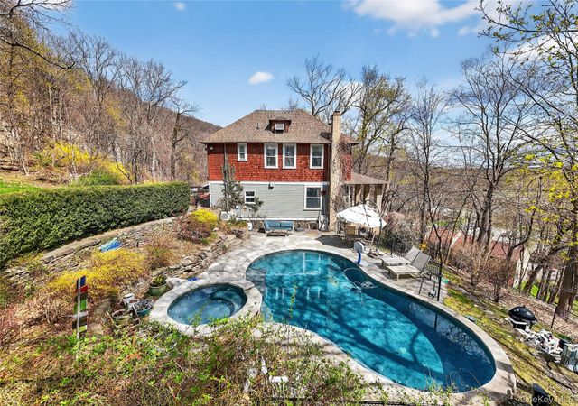 65 Rockledge Drive, Suffern, NY 10901