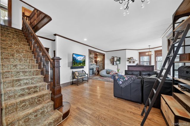 65 Rockledge Drive, Suffern, NY 10901