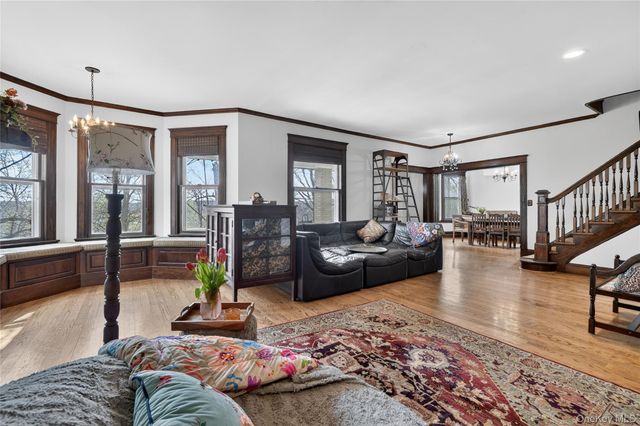 65 Rockledge Drive, Suffern, NY 10901