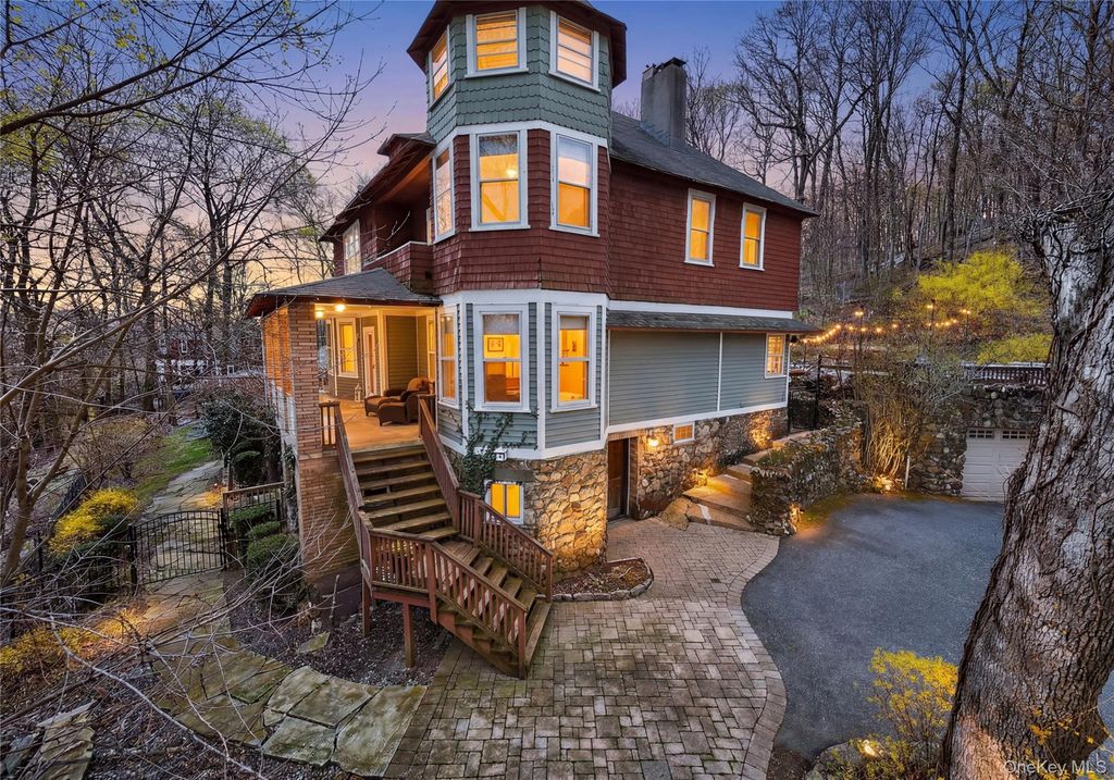 65 Rockledge Drive, Suffern, NY 10901