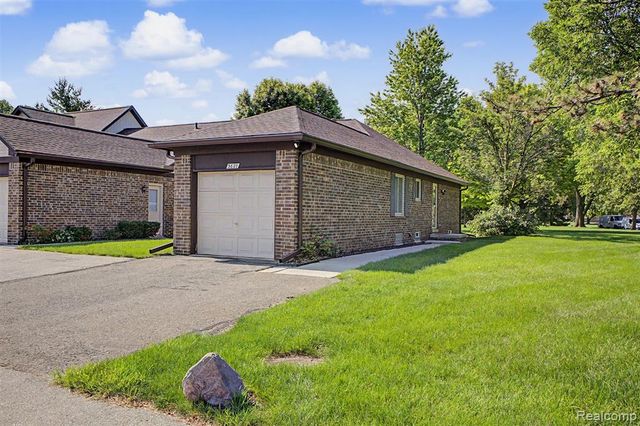3627 Heritage Parkway, Dearborn, MI 48124