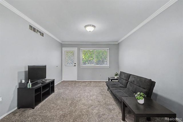 3627 Heritage Parkway, Dearborn, MI 48124