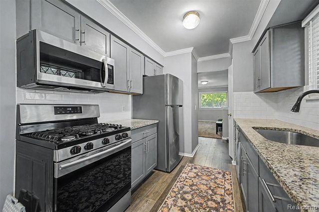 3627 Heritage Parkway, Dearborn, MI 48124
