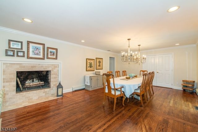 724 Ridge Rd, Kinnelon Boro, NJ 07405
