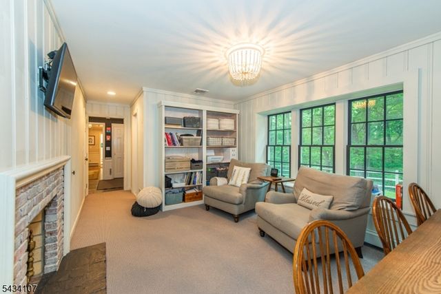 724 Ridge Rd, Kinnelon Boro, NJ 07405