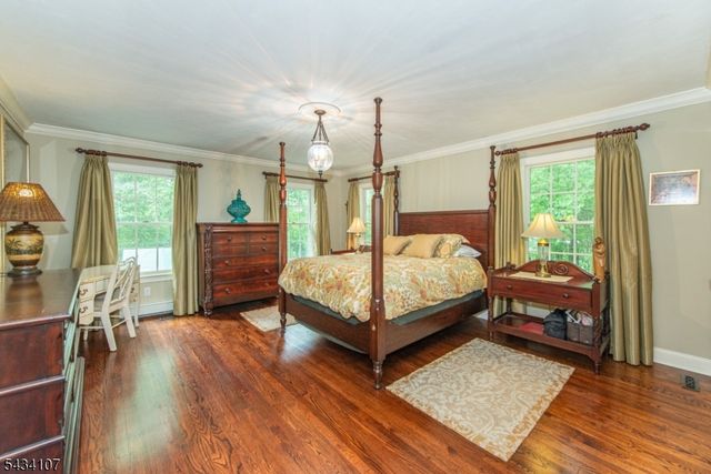 724 Ridge Rd, Kinnelon Boro, NJ 07405