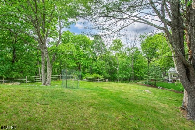 724 Ridge Rd, Kinnelon Boro, NJ 07405