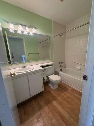 3714 Savoy Ln F, West Palm Beach, FL 33417