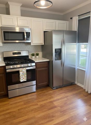 3714 Savoy Ln F, West Palm Beach, FL 33417