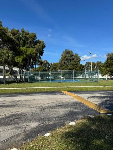 3714 Savoy Ln F, West Palm Beach, FL 33417