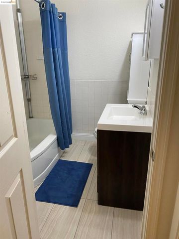 81 Woodview Rd, Pittsburg, CA 94565