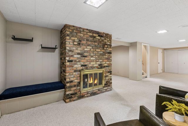 2100 W 107th Street, Bloomington, MN 55431
