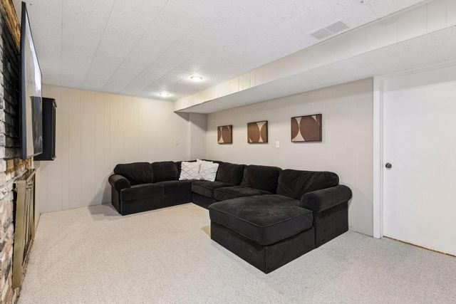 2100 W 107th Street, Bloomington, MN 55431