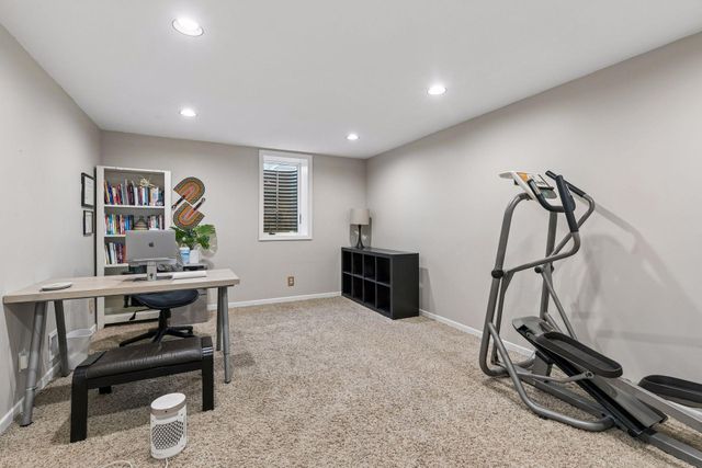 2100 W 107th Street, Bloomington, MN 55431