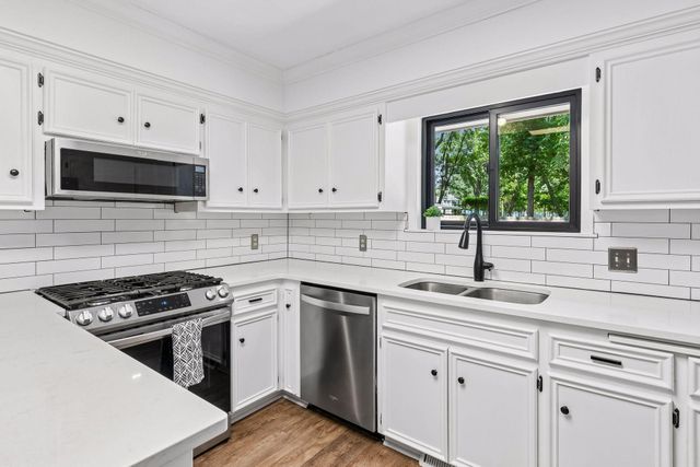 2100 W 107th Street, Bloomington, MN 55431