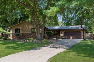 2100 W 107th Street, Bloomington, MN 55431