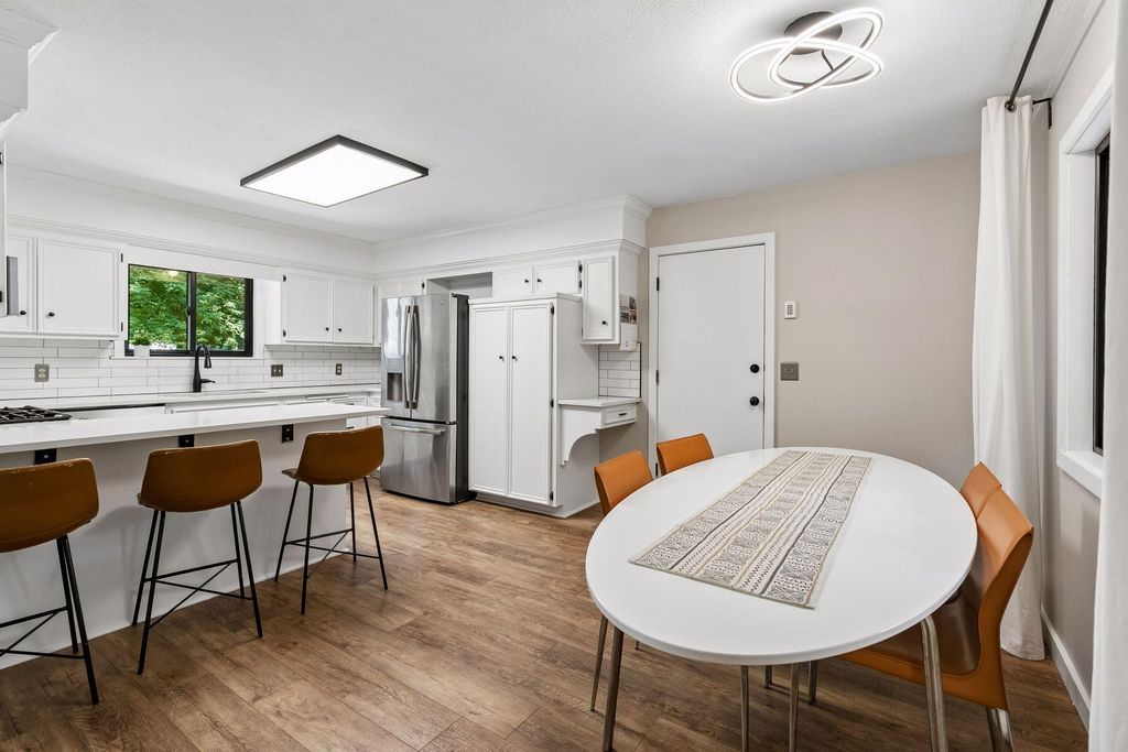 2100 W 107th Street, Bloomington, MN 55431 — photo 3