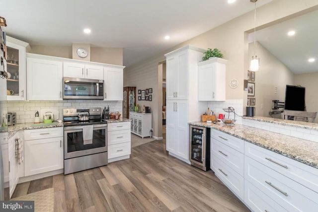 559 SPRING MEADOW CIR, New Hope, PA 18938
