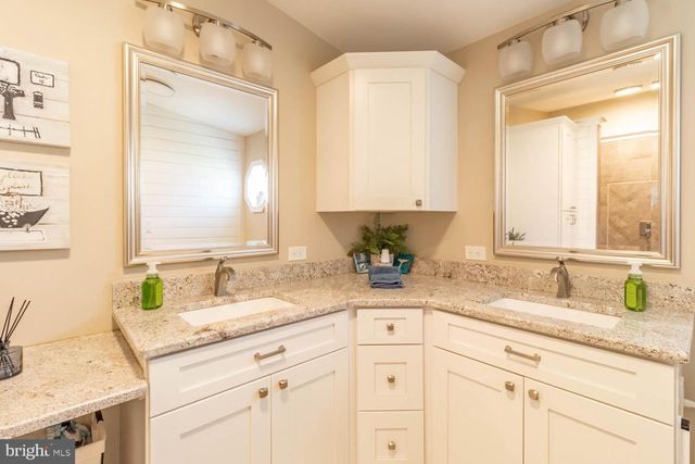 559 SPRING MEADOW CIR, New Hope, PA 18938