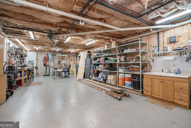 20 Spring Lake Trail NE, White, GA 30184