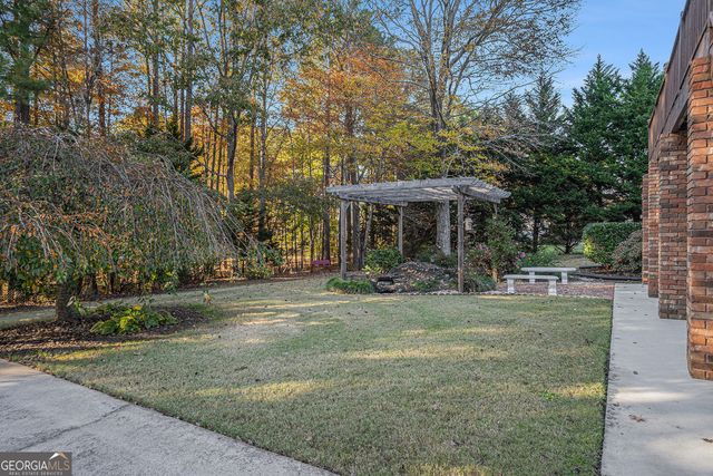 20 Spring Lake Trail NE, White, GA 30184