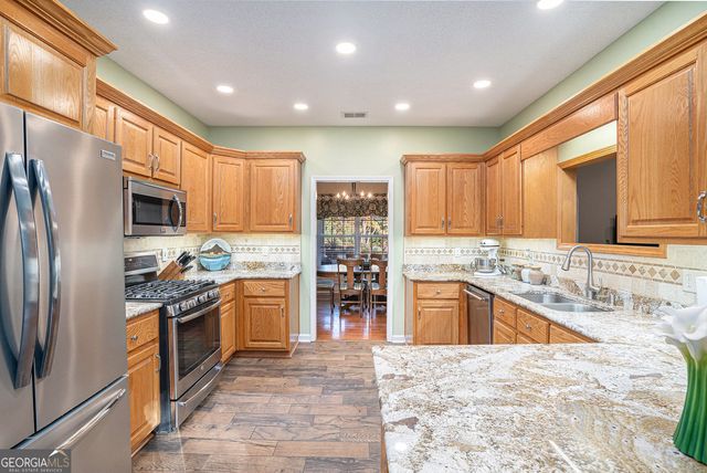 20 Spring Lake Trail NE, White, GA 30184