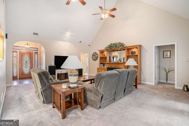 20 Spring Lake Trail NE, White, GA 30184