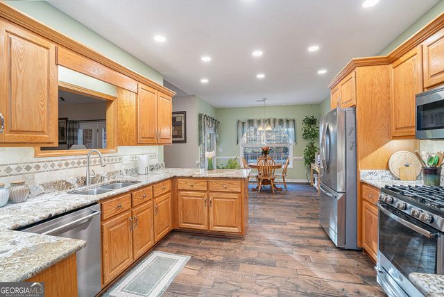 20 Spring Lake Trail NE, White, GA 30184