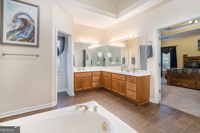 20 Spring Lake Trail NE, White, GA 30184