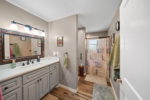 10710 Idlebrook Drive, Houston, TX 77070