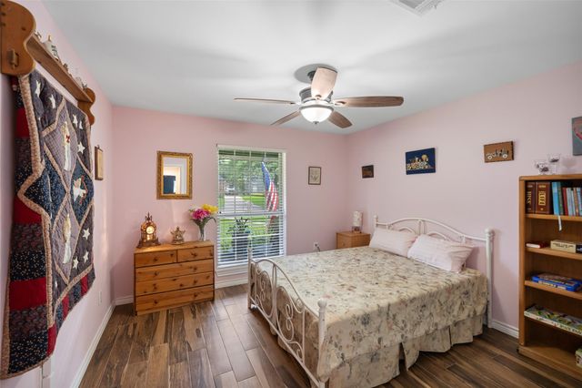 10710 Idlebrook Drive, Houston, TX 77070