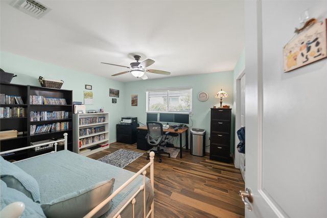 10710 Idlebrook Drive, Houston, TX 77070