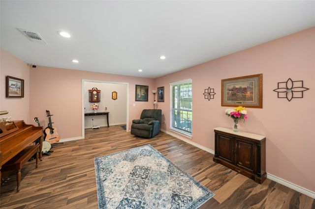 10710 Idlebrook Drive, Houston, TX 77070