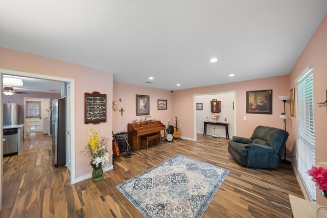 10710 Idlebrook Drive, Houston, TX 77070