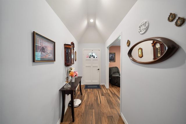 10710 Idlebrook Drive, Houston, TX 77070