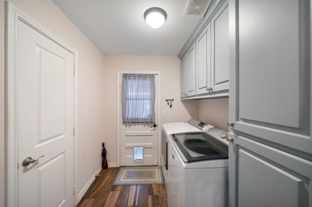 10710 Idlebrook Drive, Houston, TX 77070