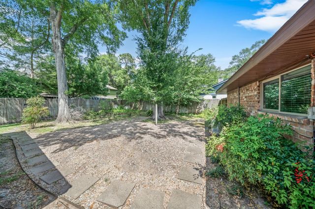 10710 Idlebrook Drive, Houston, TX 77070