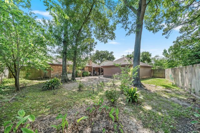 10710 Idlebrook Drive, Houston, TX 77070