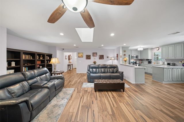 10710 Idlebrook Drive, Houston, TX 77070