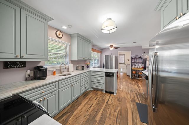 10710 Idlebrook Drive, Houston, TX 77070